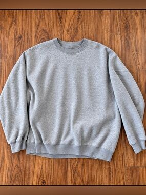 Abercrombie & Fitch Light Gray Crewneck Sweatshirt